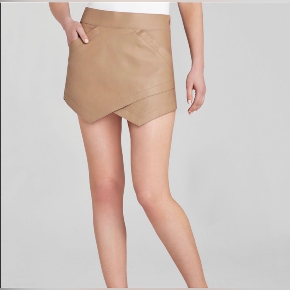 BCBGMaxAzria Owen Faux Leather Asymmetric Hem Mini Skirt Size Medium Y2K